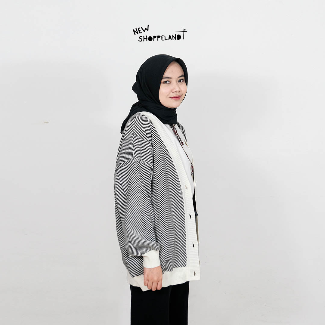 Nevine Oversize Knit Cardigan