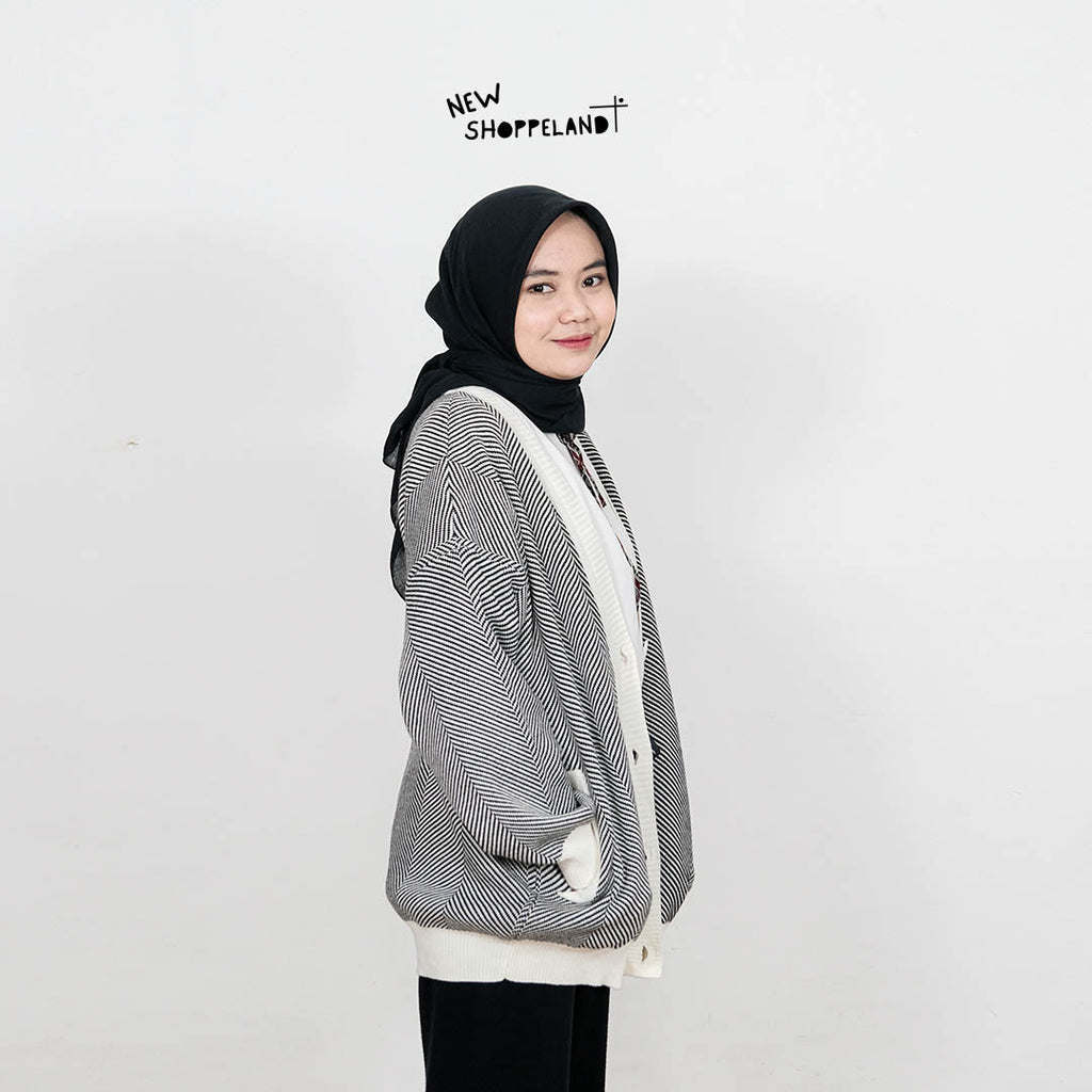 Nevine Oversize Knit Cardigan