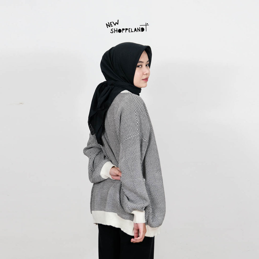Nevine Oversize Knit Cardigan