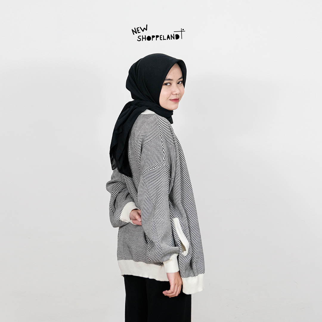 Nevine Oversize Knit Cardigan