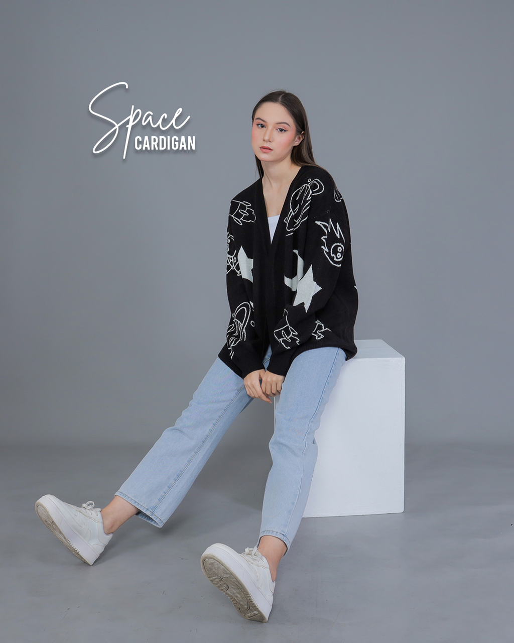 Space Buttonless Oversize Knit Cardigan