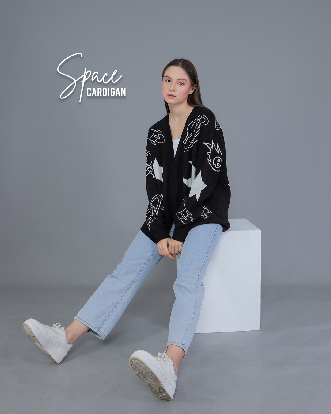 Space Buttonless Oversize Knit Cardigan