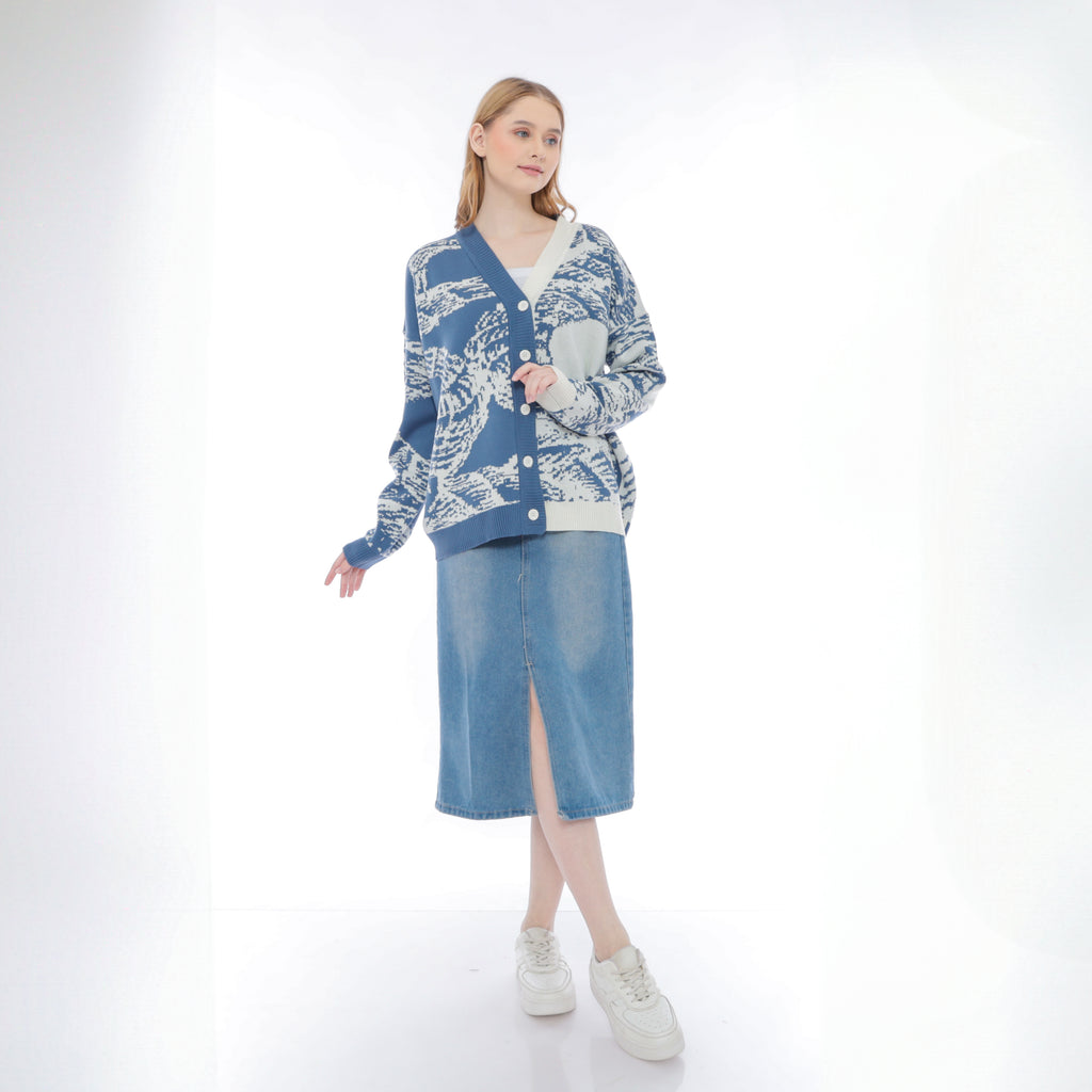 Haku Cardigan – Artistic Knit Statement 🖤🤍