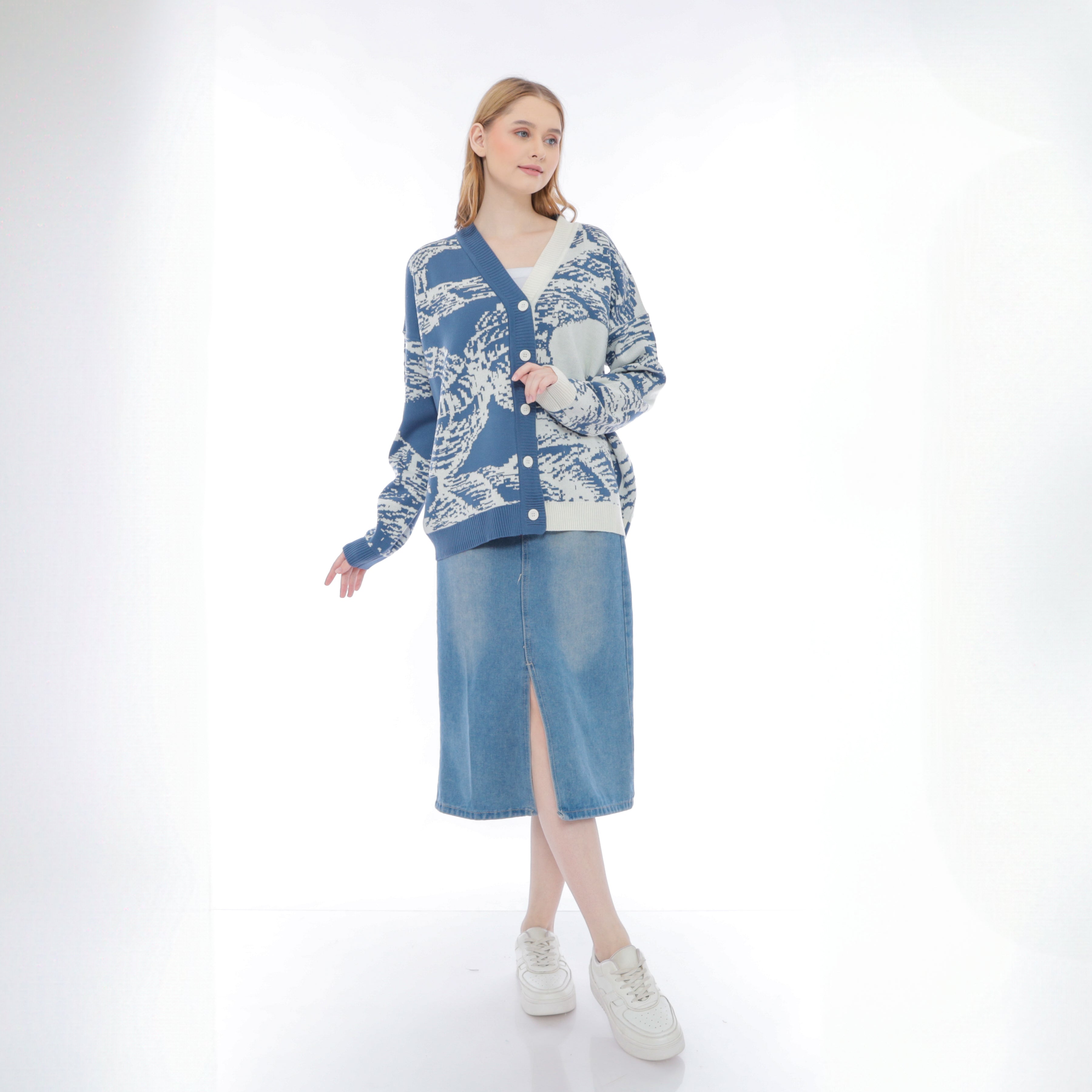 Haku Cardigan – Artistic Knit Statement 🖤🤍