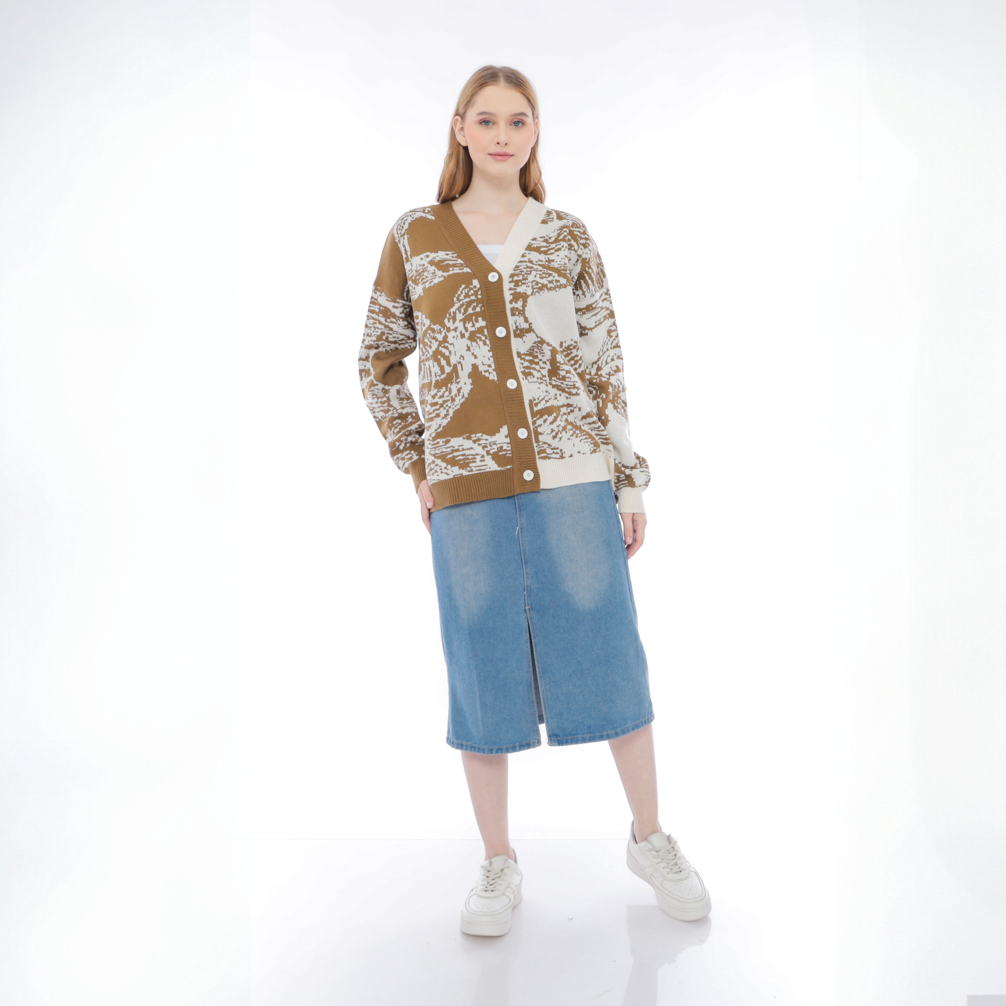 Haku Cardigan – Artistic Knit Statement 🖤🤍
